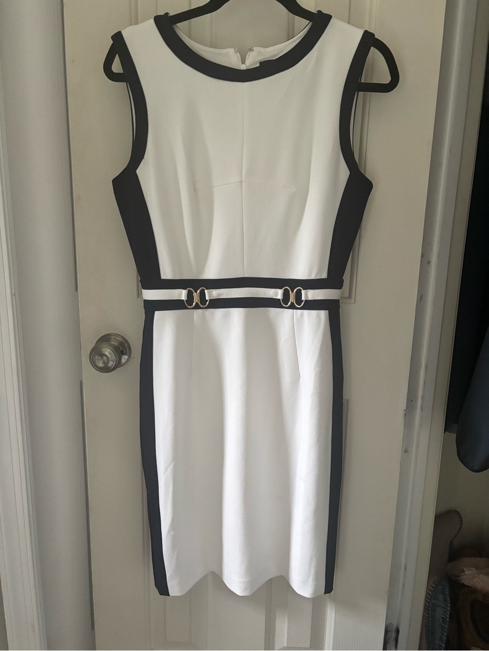 Sleeveless White and Navy Blue Sheath Dress with Belt Detail